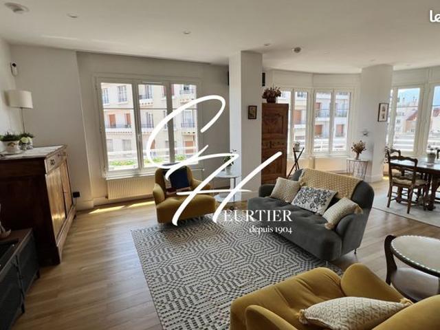 Appartement 6 pièces 197 m²