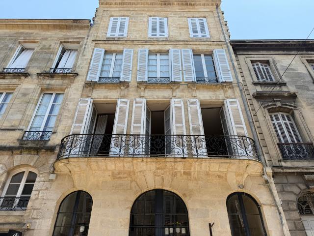 Appartement 6 pièces 197 m²