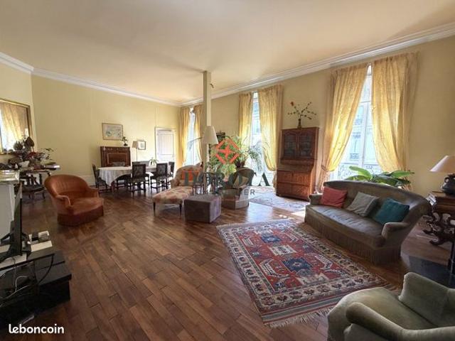 Appartement 6 pièces 200 m²