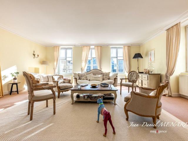 Appartement 6 pièces 200 m²