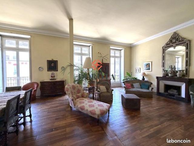 Appartement 6 pièces 200 m²