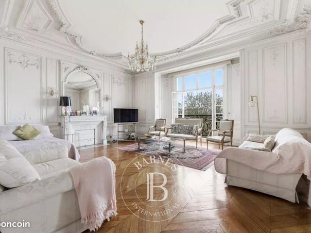 Appartement 6 pièces 205 m²