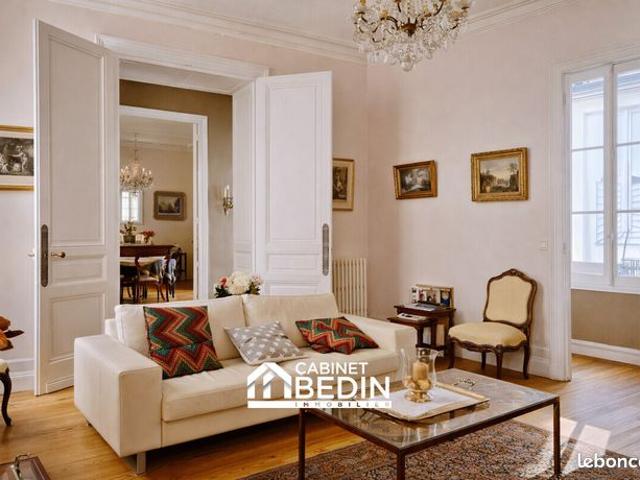 Appartement 6 pièces 205 m²
