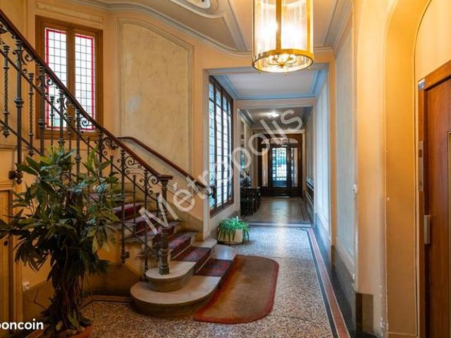 Appartement 6 pièces 205 m²