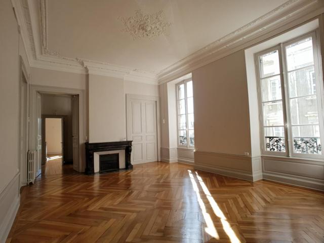 Appartement 6 pièces 206 m²