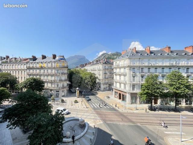 Appartement 6 pièces 208 m²