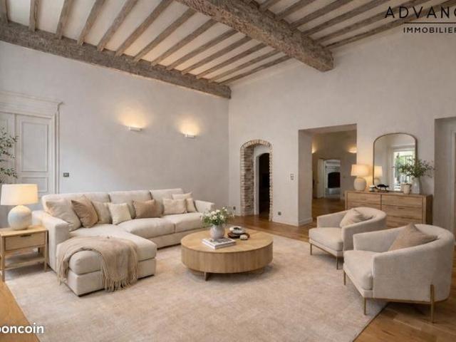 Appartement 6 pièces 209 m²