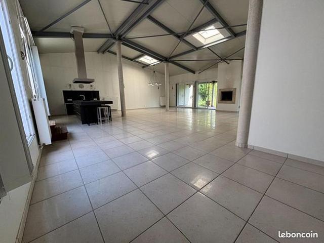 Appartement 6 pièces 210 m²
