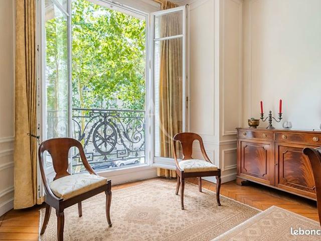 Appartement 6 pièces 211 m²