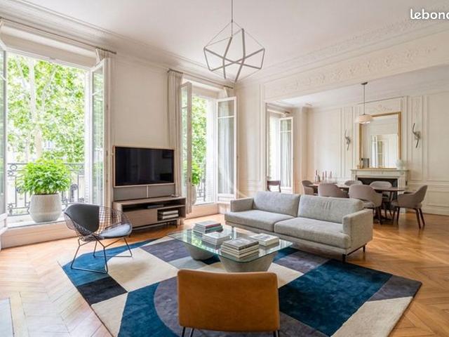 Appartement 6 pièces 211 m²