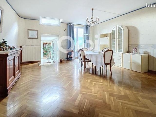 Appartement 6 pièces 212 m²