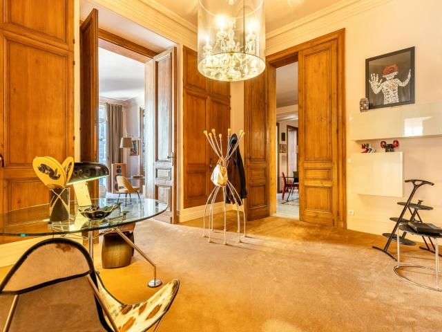 Appartement 6 pièces 213 m²