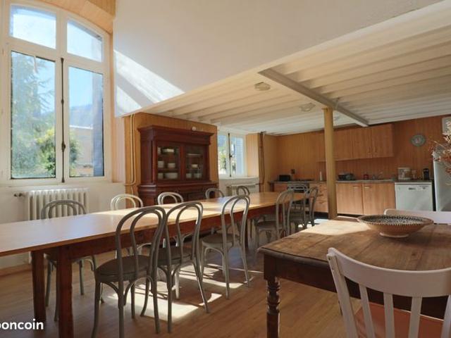 Appartement 6 pièces 214 m²