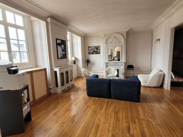 Appartement 6 pièces 220 m²