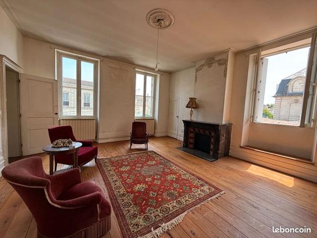 Appartement 6 pièces 220 m²