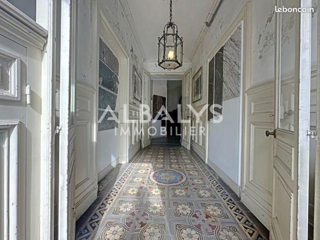 Appartement 6 pièces 220 m²