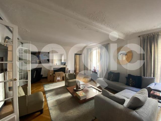 Appartement 6 pièces 220 m²