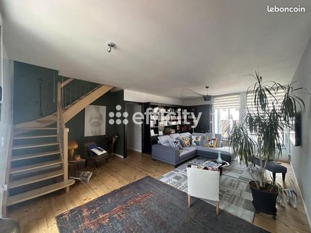 Appartement 6 pièces 222 m²