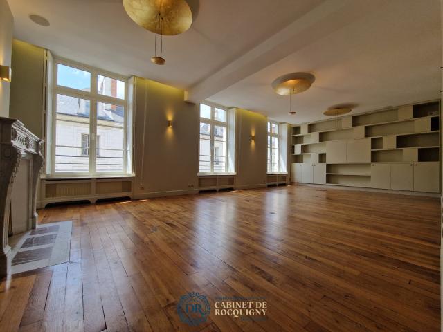 Appartement 6 pièces 223 m²