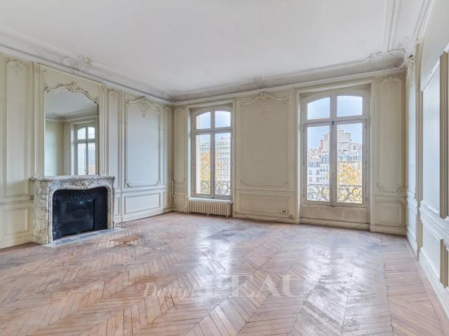 Appartement 6 pièces 223 m²