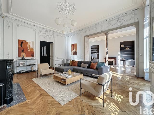 Appartement 6 pièces 226 m²