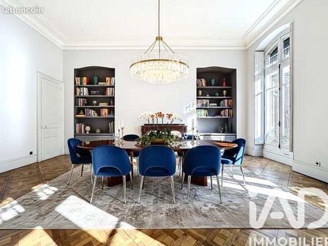 Appartement 6 pièces 226 m²