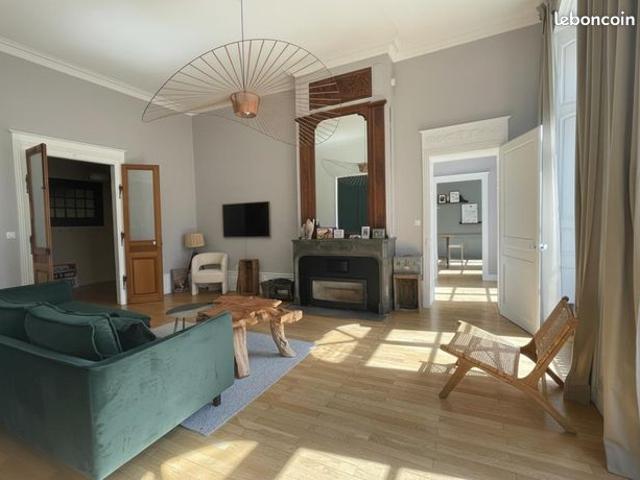 Appartement 6 pièces 235 m²