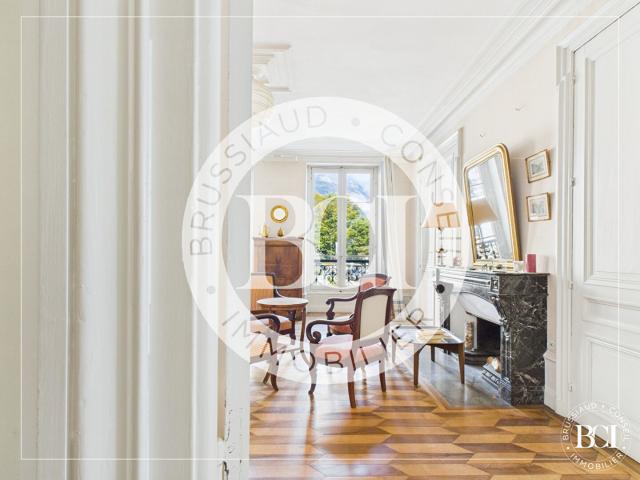 Appartement 6 pièces 239 m²