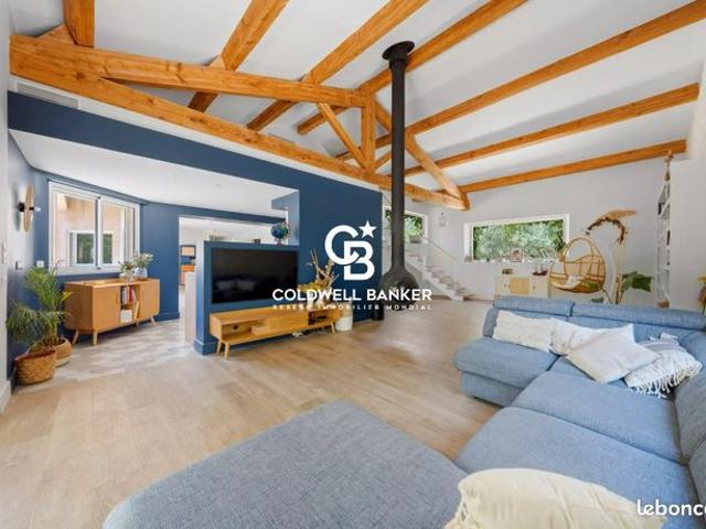 Propriété 6 pièces 240 m²