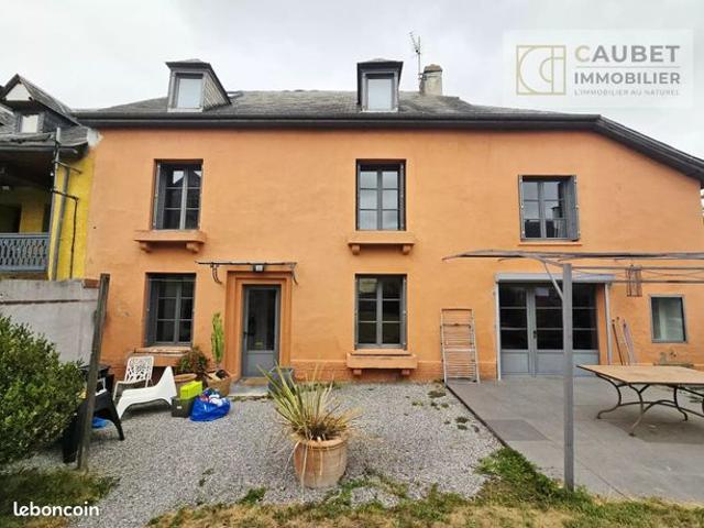 Appartement 6 pièces 240 m²