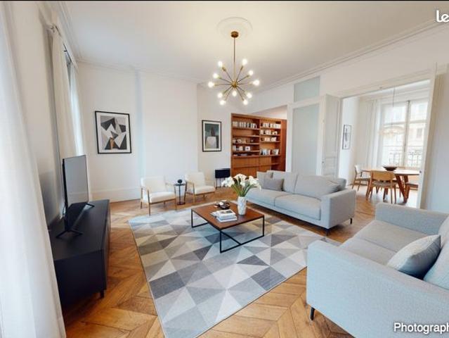 Appartement 6 pièces 240 m²
