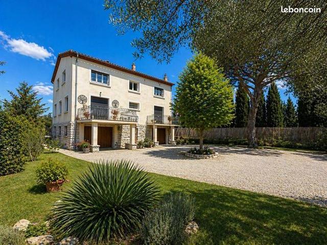 Appartement 6 pièces 243 m²