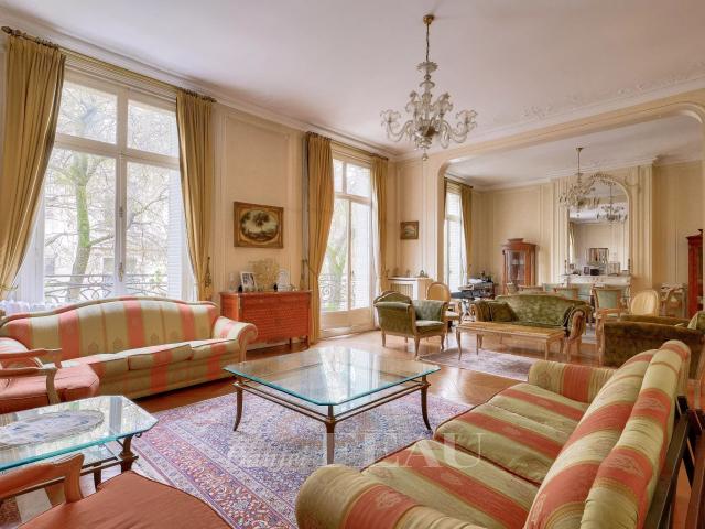 Appartement 6 pièces 260 m²