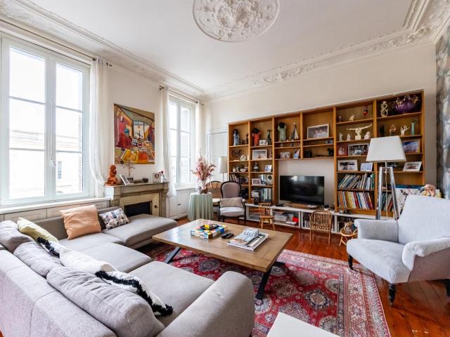 Appartement 6 pièces 211 m²