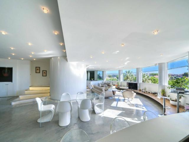 Appartement 6 pièces 330 m²
