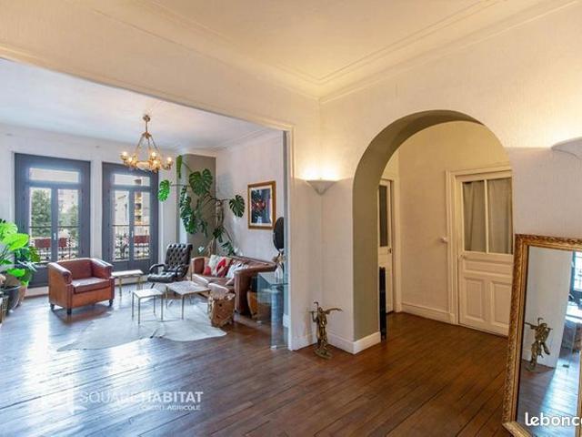 Appartement 6 pièces 395 m²