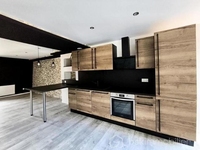 Appartement 73 m2, 3 chambres, 3ème étage sans ascenseur, place de parking