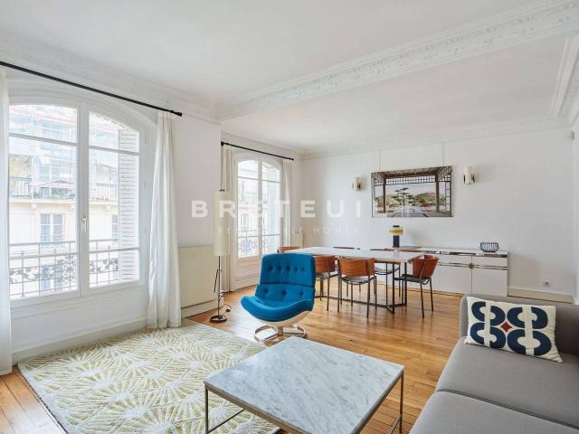 Appartement 70 m2 Paris 1er