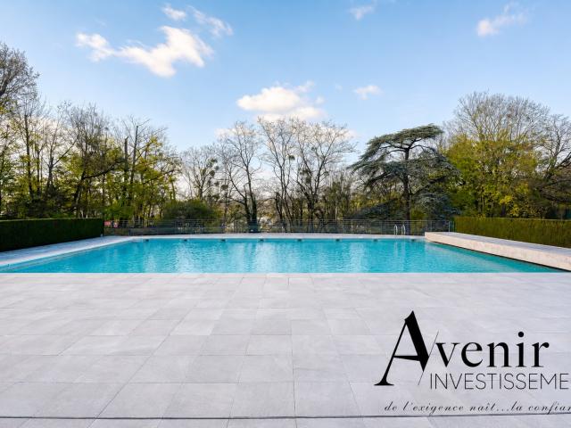 Appartement 70m2 2 chambres avec terrasse et box fermé Résidence standing avec piscine Lyon 4ème Croix Rousse Lyon