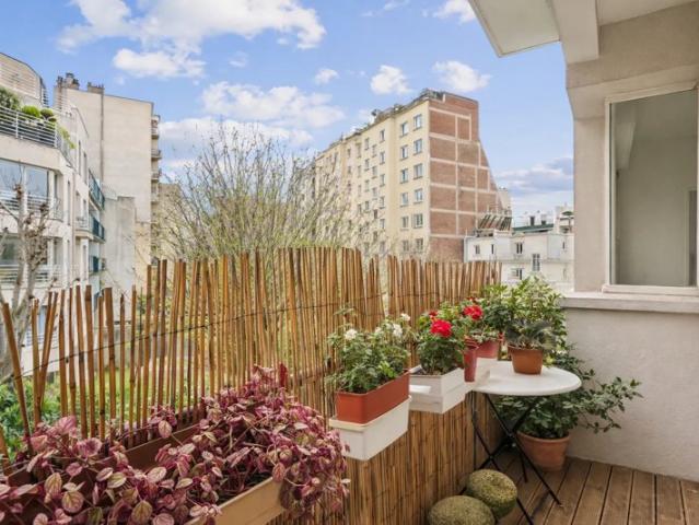 Appartement 72m2 traversant avec balcon terrasse