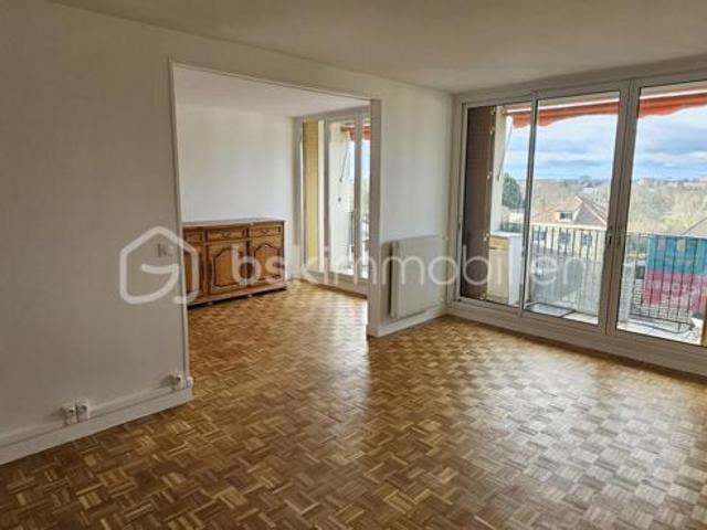 Appartement 77m2 / 2 3 Chambres / Place de stationnement / Cave