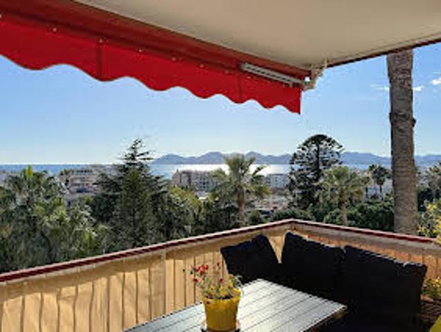Appartement contemporain avec terrasse