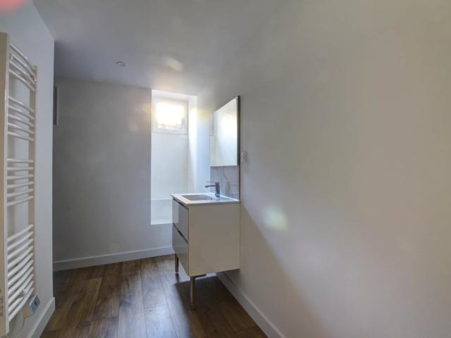 Appartement, 76 m² à louer à Doizieux 42740