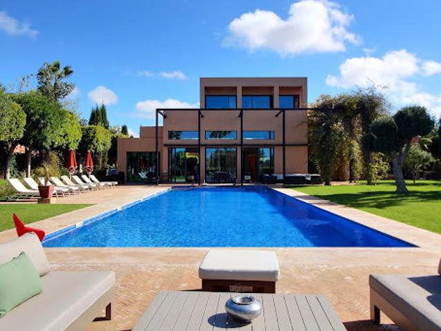 Appartement contemporain avec piscine