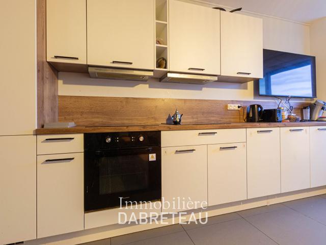 Appartement 7 pièces, 99 m² à louer à Vénissieux 69200
