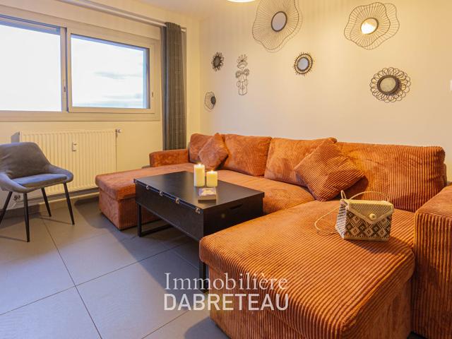 Appartement 7 pièces, 99 m² à louer à Vénissieux 69200