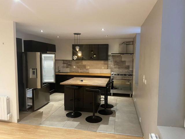 Appartement 7 pièces, 133 m² à louer à Thizy les Bourgs 69240