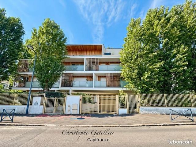 Appartement 7 pièces 136 m²