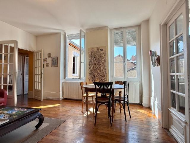 Appartement 7 pièces 138 m²