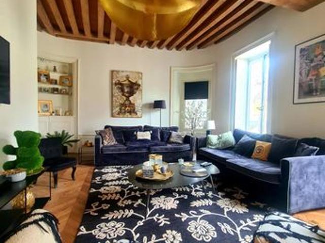 Appartement 7 pièces 147 m²